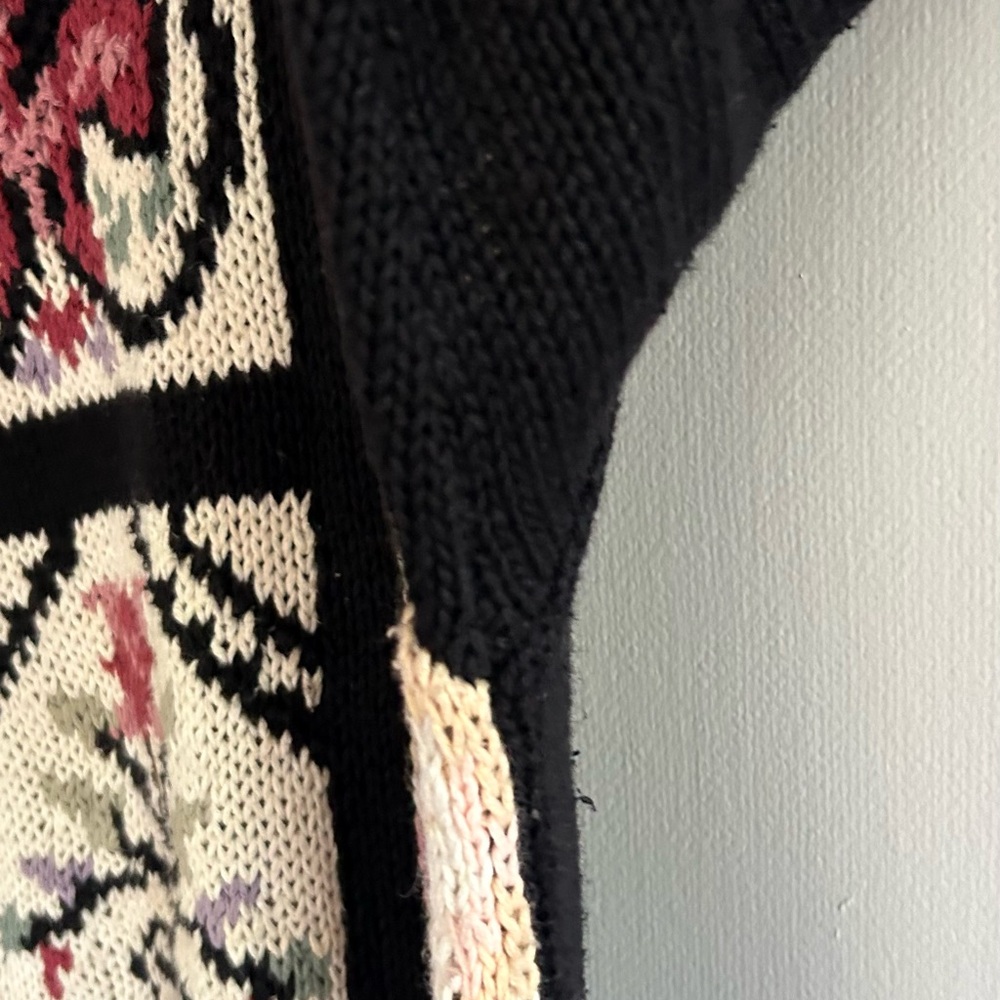 VINTAGE 90S HEIRLOOM COLLECTIBLES Chunky Floral Sweater Cottage Whimsigoth Sz M - Picture 7 of 10